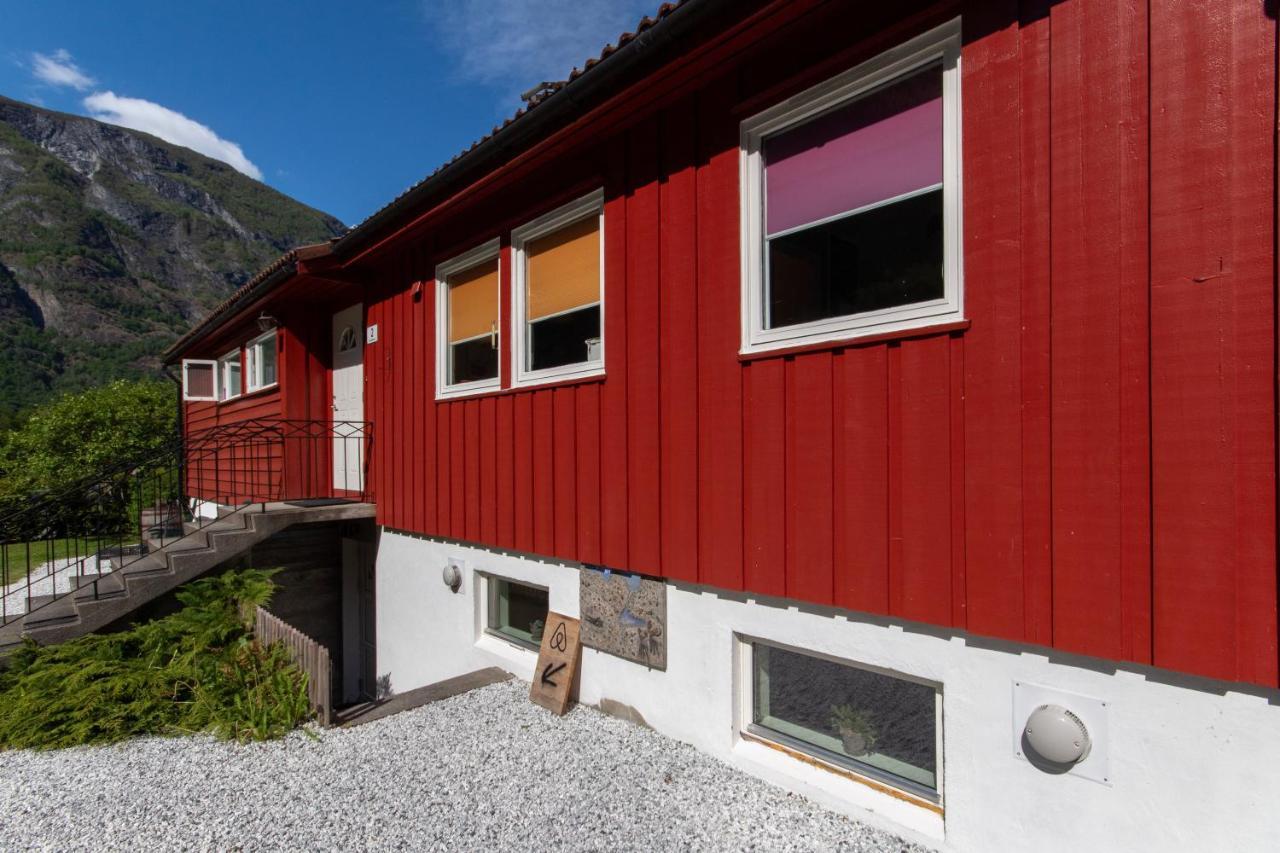 Spacious Two Bedroom Basement Apartment Flåm Exteriér fotografie
